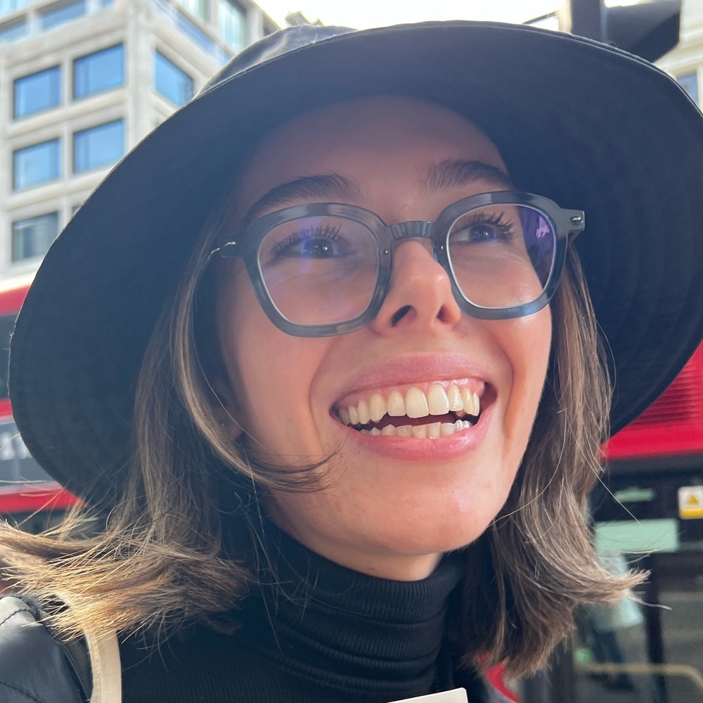 Meet your Posher, Elizabeth